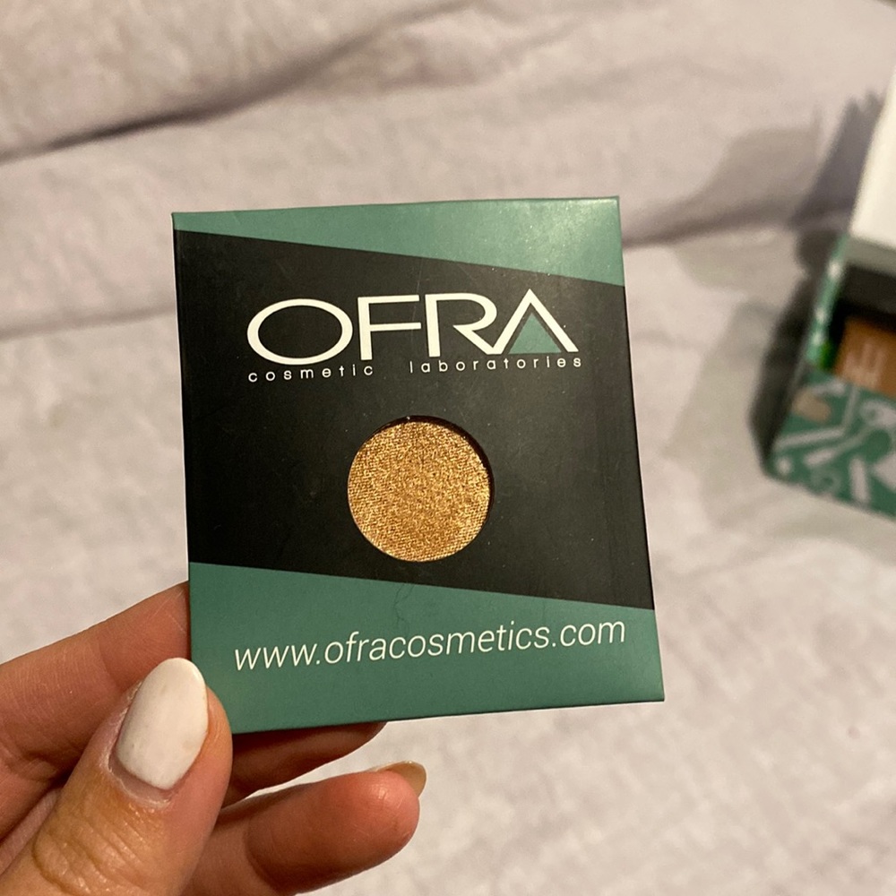 OFRA refill eyeshadow